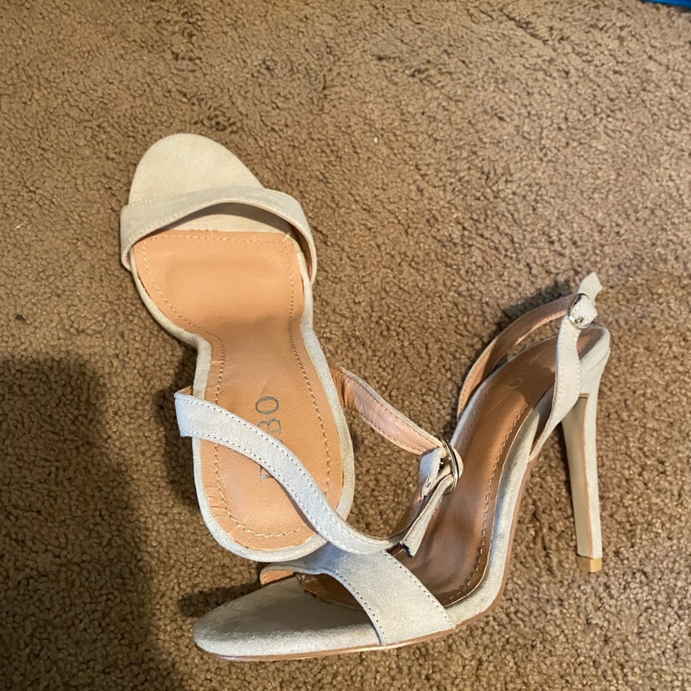 Slingback heels - Picture 2 of 3